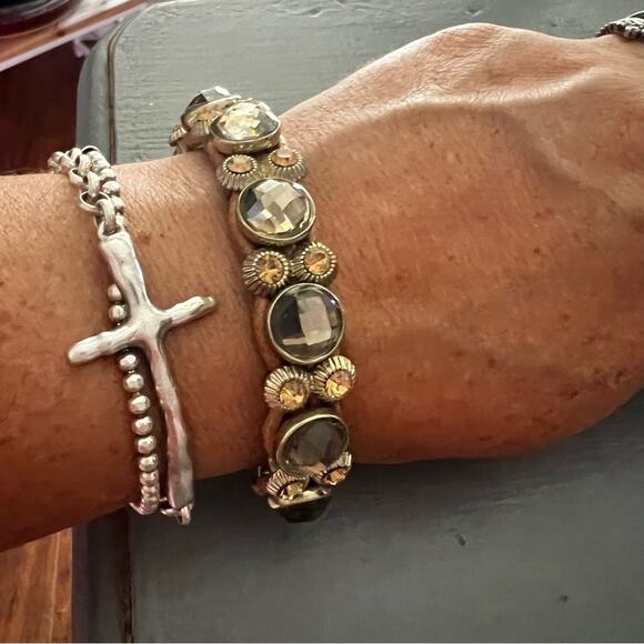 Bling Gold Tone Toggle Bracelet - Picture 1 of 11